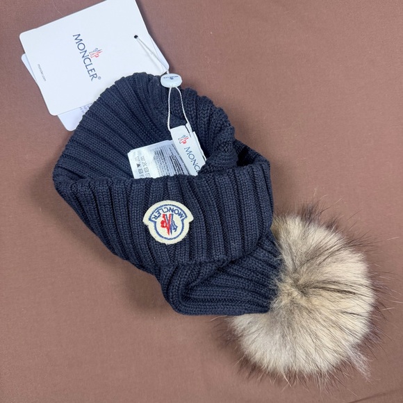 Moncler Women’s Navy Blue Knit Beanie w/ Pom Pom – New - Picture 3 of 4